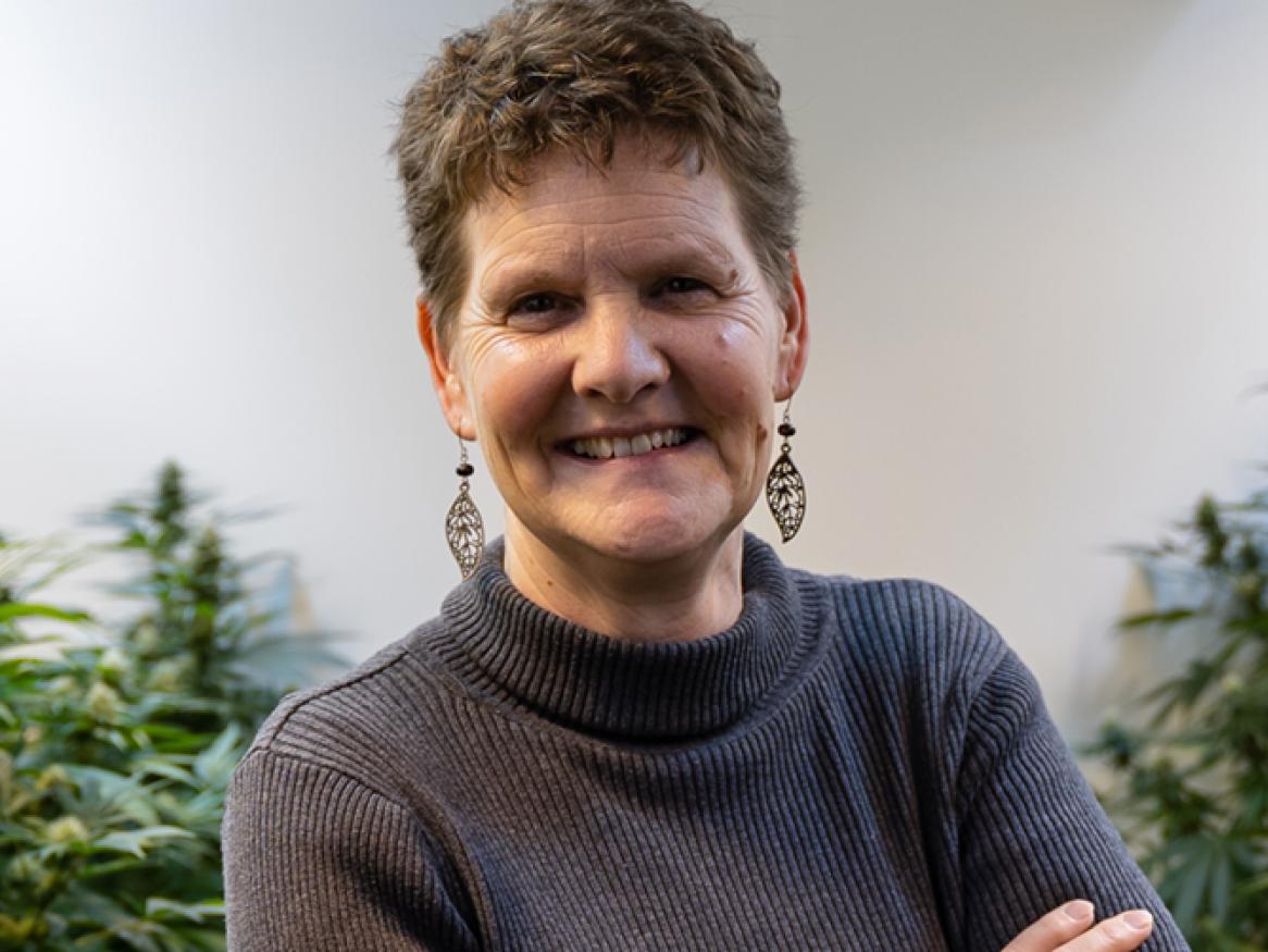 Portrait of Dr Rachel Burton