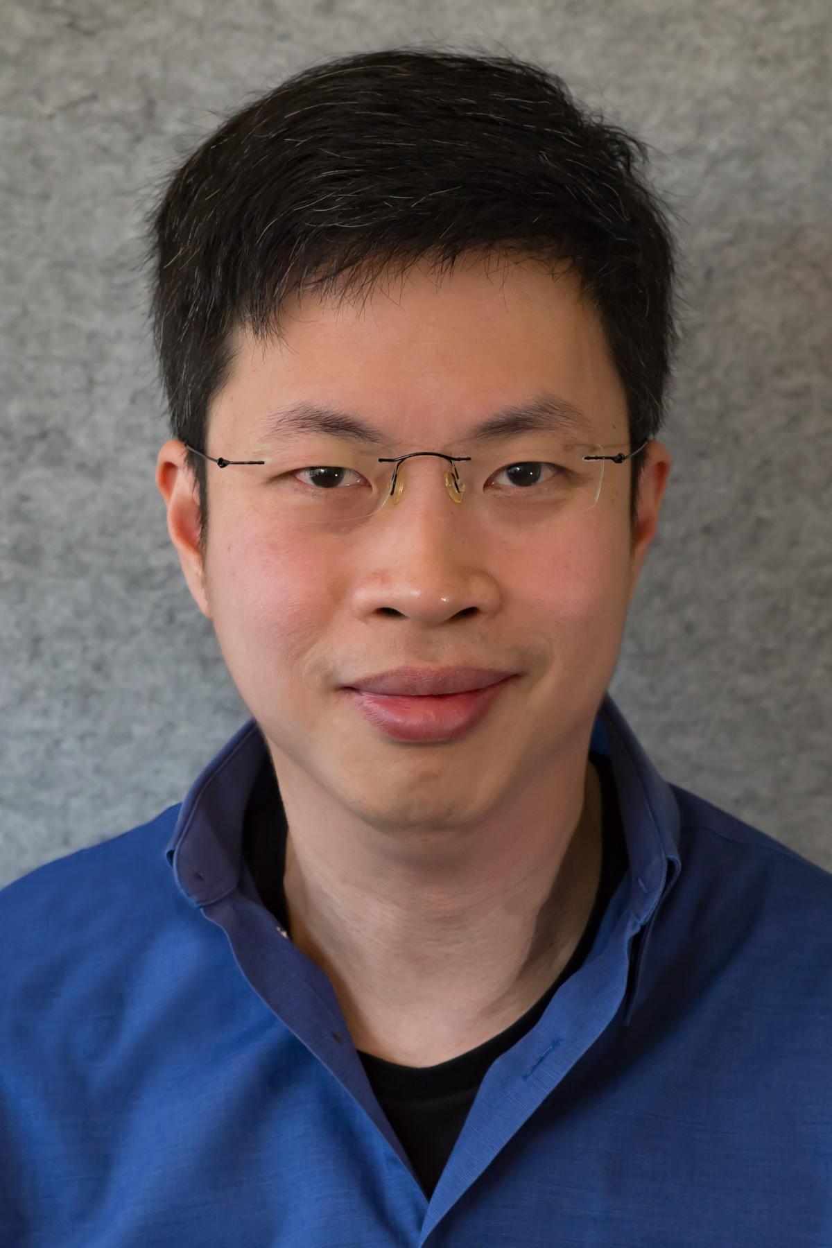 Professor Withawat Withayachumnankul